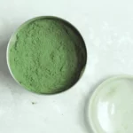 Spinach powder in container